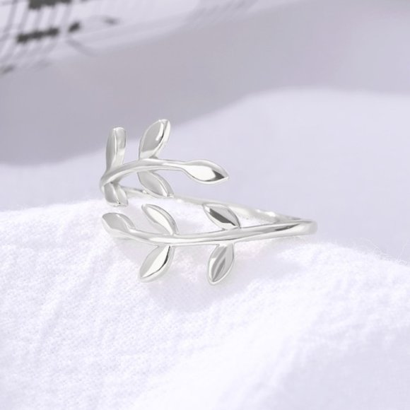 Jewelry - Elegant Wisted Olive Twig Ring